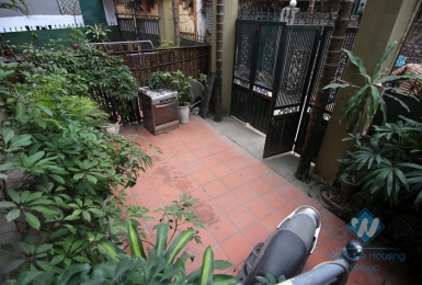 Cheap 3 bedroom apartment for rent in Tay Ho, Hanoi